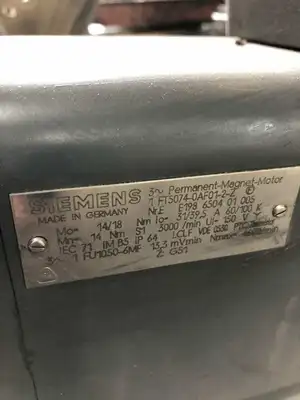 Siemens 1 FT5074-0AF01-2-Z 3 Phase Permanent Magnet Motor 3000RPM 14Nm