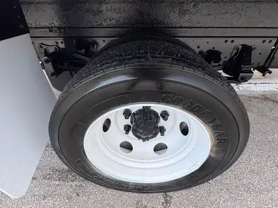 Used 2024 ISUZU NPR HD Box trucks Florida US | Truck and Van Outlet #1509131