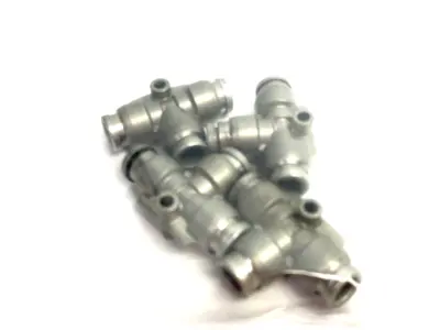 USED SMC UNION TEE FITTING, METAL, NICKEL-PLATED