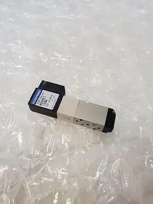 KOGANEI AIR VALVE A040E1-34W QTY 2