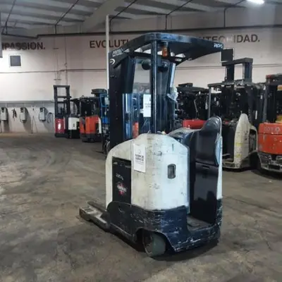 USED 2016 CROWN RR5725-45