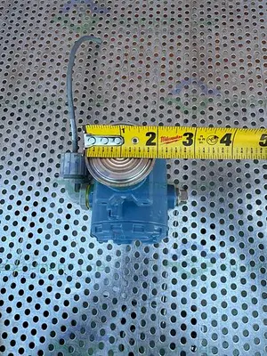 USED ROSEMOUNT 2090FG2S2DE1 PRESSURE TRANSMITTER 0 TO 150 PSI W/ 2" FITTING