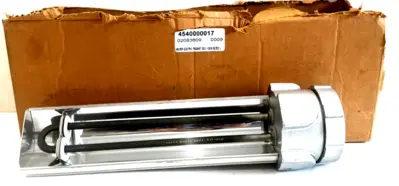 NEW CHROMALOX 228-016959-003 RADIANT HEATER URAD-3LT 120V 1100W 228016959003