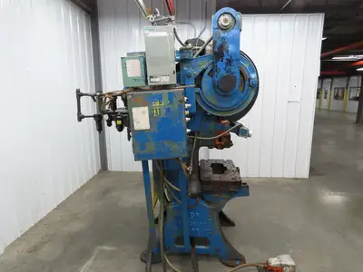 Federal Mechanical OBI Punch Press 43 Ton Air Brake Clutch 1-1/2" Stroke 7.5Hp