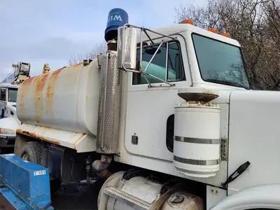 USED 1988 PETERBILT 357