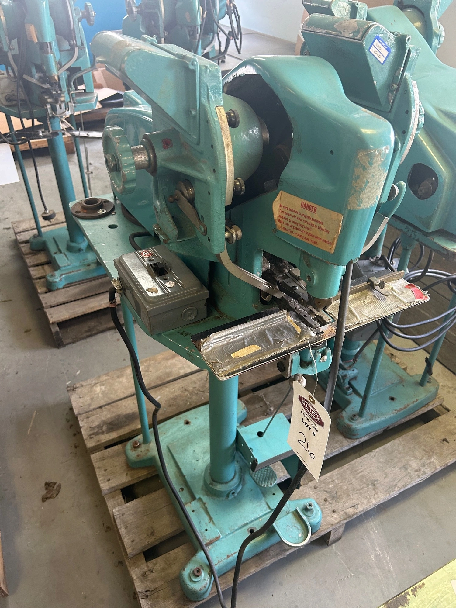 Scovill Fasteners 158 Automatic Snap Button Machine Press