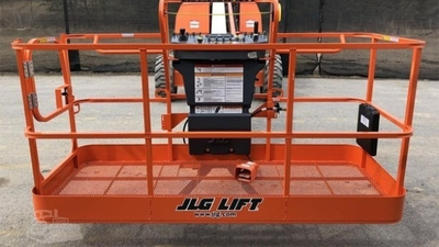 USED 2022 JLG 600S