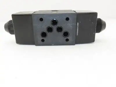 Used VICKERS _UNKNOWN_ Valves/Fittings Indiana US | Arrow Industrial #1316971