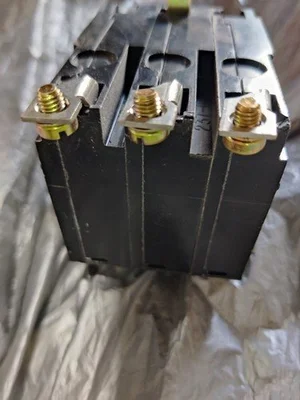 USED SQUARE D QOB330
