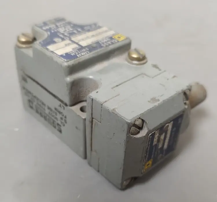 Used Square D 9007C52B2 Relays & Switches Kentucky US | Edwards Industrial Repair #1062185