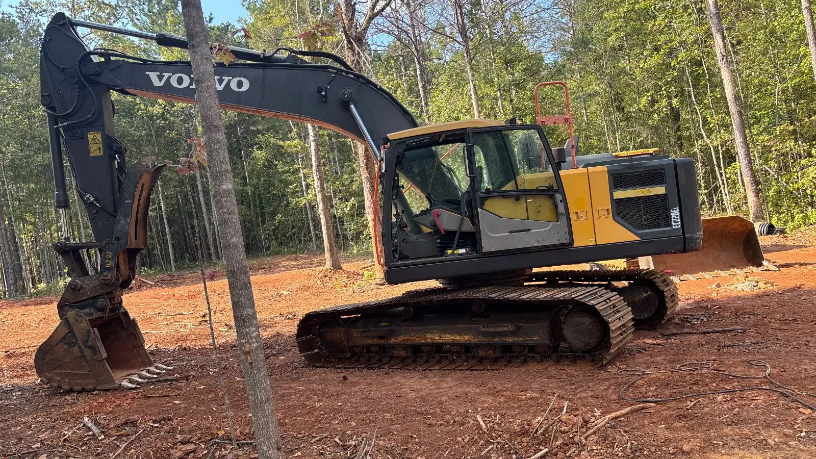 USED 2019 Volvo EC220EL