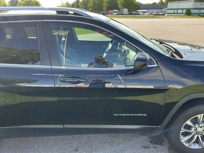 USED 2019 JEEP CHEROKEE