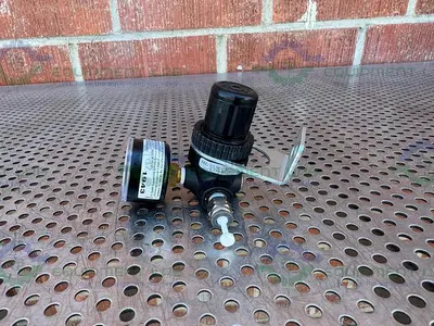 USED IMI NORGREN R07-110-NNAA COMPRESSED AIR REGULATOR  300 PSIG W/ ASHCROFT GUAGE
