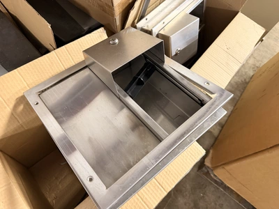 Used HUGE LOT OF TOILET PAPER ROLL HOLDERS, AND PAPER TOWEL DISPENSERS. _UNKNOWN_ Janitorial Equipment Michigan US | Miedema Asset Management Group #1403027