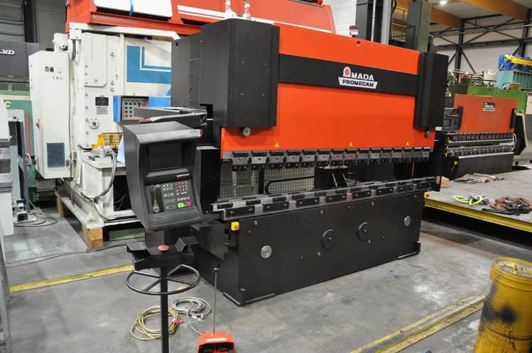 Used AMADA HFBO 125 TON X 3100 MM CNC Press Brakes | Apt International N.V #373080