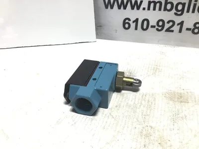 HONEYWELL MICRO-SWITCH 15A 480V TOP ROLLER LIMIT SWITCH BZE6-2RQ8