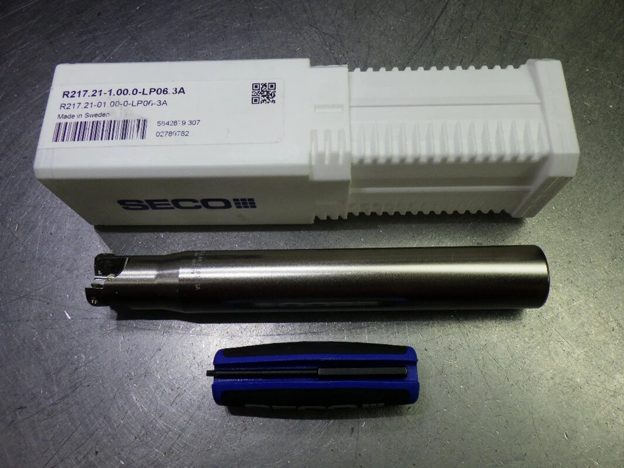 SECO 1" 3 Flute Coolant Thru Indexable Endmill R217.21-1.00.0-LP06-3A (LOC2756A)