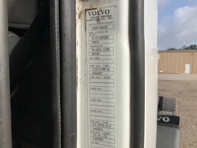 Used 2005 VOLVO TBD Conventional trucks Michigan US | Miedema Asset Management Group #1363375