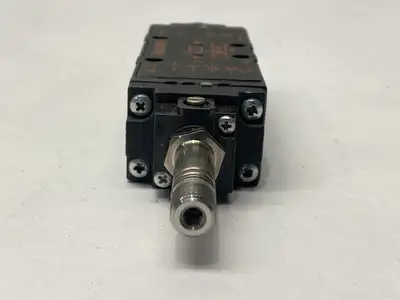 AE-1003 | Univer  Pneumatic Solenoid Valve - Used