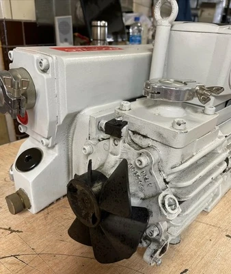 USED Oerlikon Leybold SV40BI