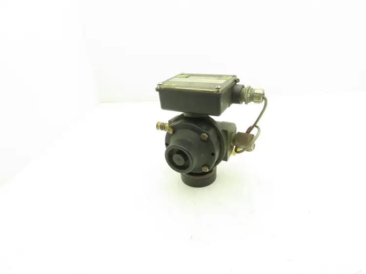 Used UNIVERSAL FLOW MONITORS _UNKNOWN_ Valves/Fittings Indiana US | Arrow Industrial #578072