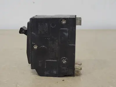 USED SQUARE D QO240