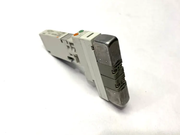 Used SMC PNEUMATIC SOLENOID VALVE 5-PORT 24VDC Solenoid Valves | Maverick Industrial Sales #1106073