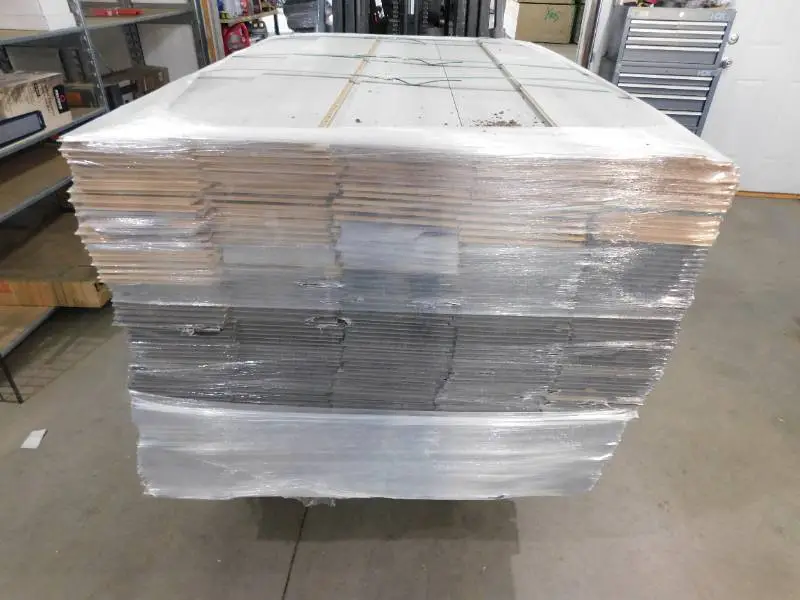 Full Pallet of Laminate Flooring – Mohawk Brand