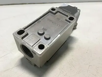 USED OMRON D4B-2115N-R