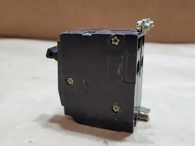 Used SQUARE D QOB215 Switchgears British Columbia CA | Lenmark #1438618