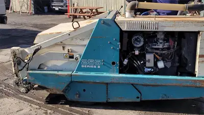 USED 1998 TENNANT 255 II