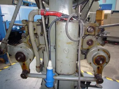 USED SCHULER 35 TON