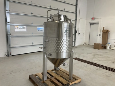 Used PSYCHO BREW JACKETED CONICAL FERMENTER/UNITANK 10BBL Dish & Cone Bottom Tanks Michigan US | Miedema Asset Management Group #1580147