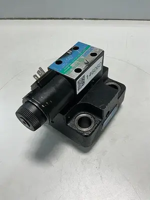 USED VICKERS DG4V-3S-2AL-M-U-HL7-60-EN490