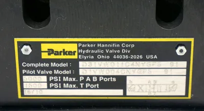 NEW PARKER D31VW011C4NYGF5 CONTROL VALVE W/ D1VW004CNYGF5 PILOT VALVE