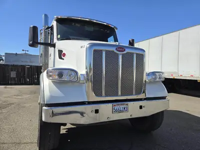 USED 2023 PETERBILT 567