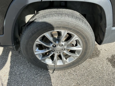 USED 2019 JEEP CHEROKEE