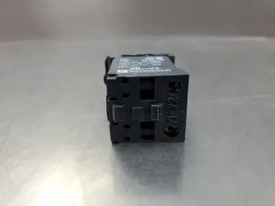 USED Schneider Electric ZB5AZ009 PILOT LIGHT, (ZB.-.V3)