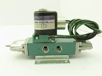 ARO 5641 7740 02 Pneumatic Solenoid Valve 4-Way 1/4" NPT 115VDC 150 PSI
