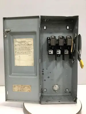 USED SQUARE D HU363
