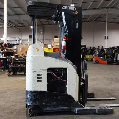 USED 2018 CROWN RR5725-45