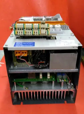 SIEMENS P 6SE-4706 SIMOVERT DRIVE W/ ADAPTER CARD 380/415V 8A 50/60HZ 1K