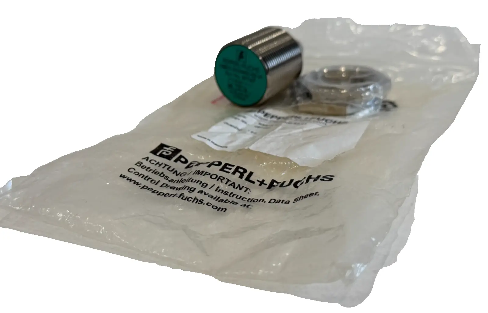NEW PEPPERL & FUCHS NBB15-30GM30-E2-V1 INDUCTIVE SENSOR