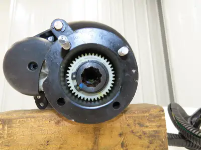 Hyster 8808585 Forklift Steering Wheel & Bracket Assembly Removed From E80XN
