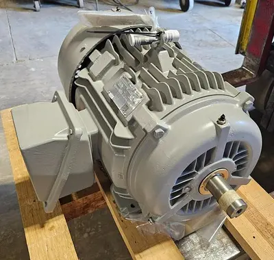 USED SIEMENS 1LE24212DA112AA3