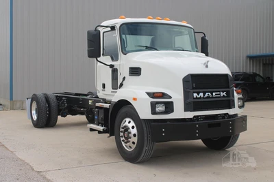 New | in-Stock 2025 MACK MD6 Cab Chassis trucks Texas US | Roll Off Truck World #1491874