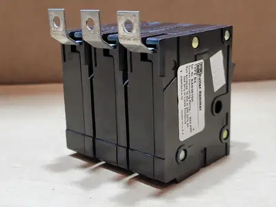 USED EATON CUTLER-HAMMER BAB3015H
