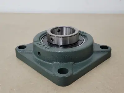 NEW NTN UC211-200