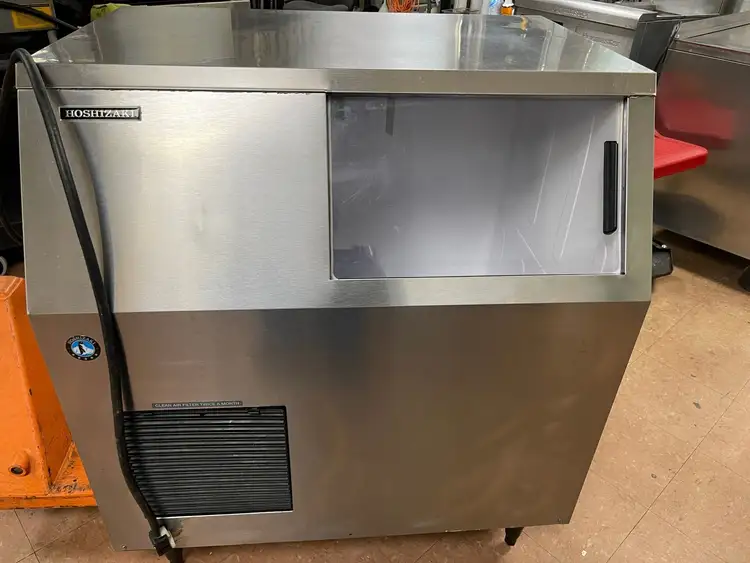 Used Hoshizaki Used Hoshizaki F-500BAJ Self Contained 536lb Flaker Ice Machine Air Cooled 120V Flakers Illinois US | Falcon Restaurant Supply #1374957