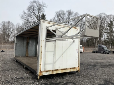 USED SUPREME CURTAINSIDE TRUCK BODY 24’